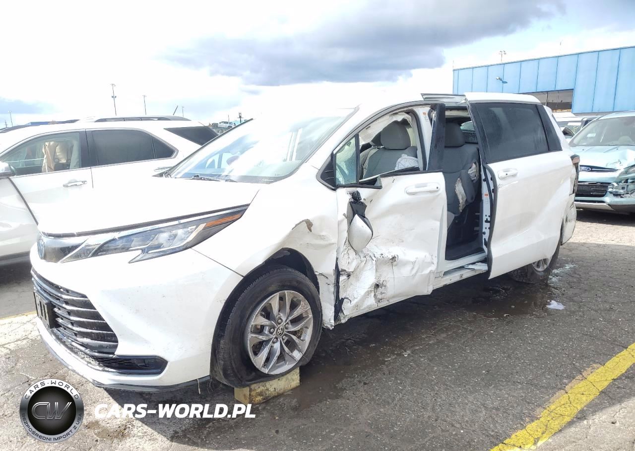 2022 Toyota Sienna Le – zdjęcie 1 z 14