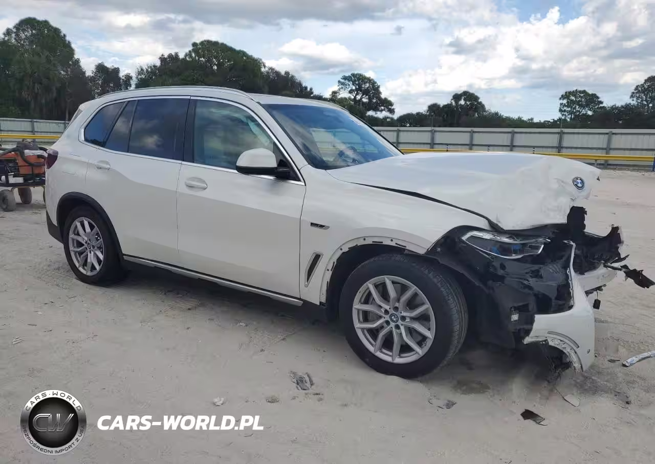 2023 BMW X5 xDrive45E VIN:5UXTA6C02P9N49776 - 4