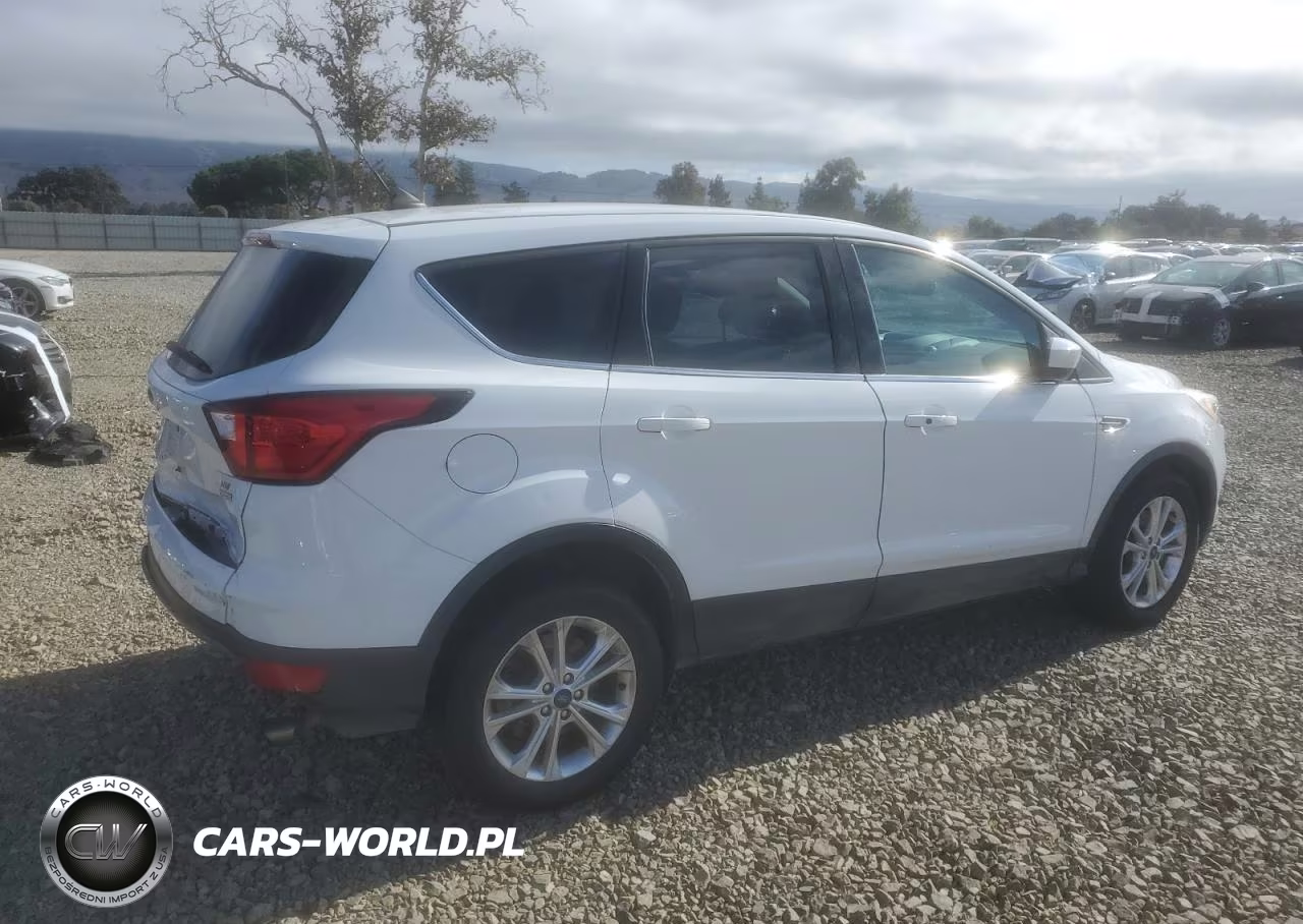 2019 Ford Escape Se VIN:1FMCU9GD1KUB11307 - 3