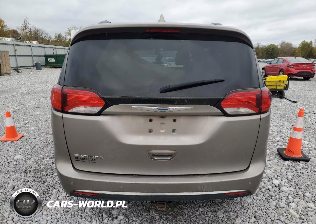 2017 Chrysler Pacifica Touring L VIN:2C4RC1BG3HR636248 - 6