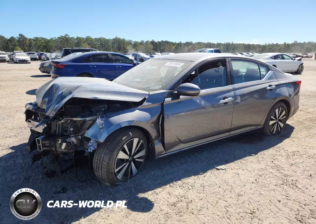 2022 Nissan Altima Sv