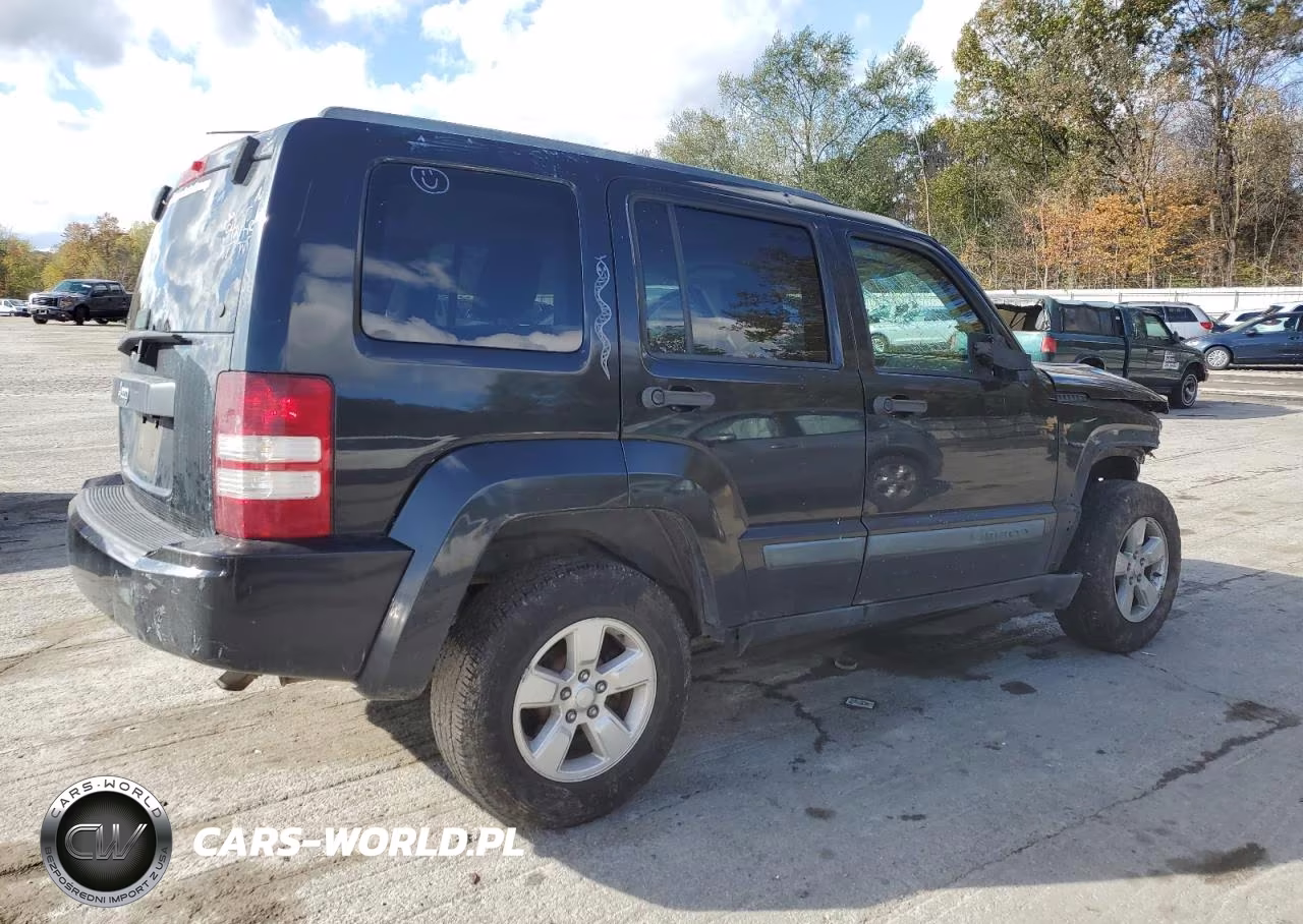 2010 Jeep Liberty Sport VIN:1J4PN2GK3AW111945 - 3