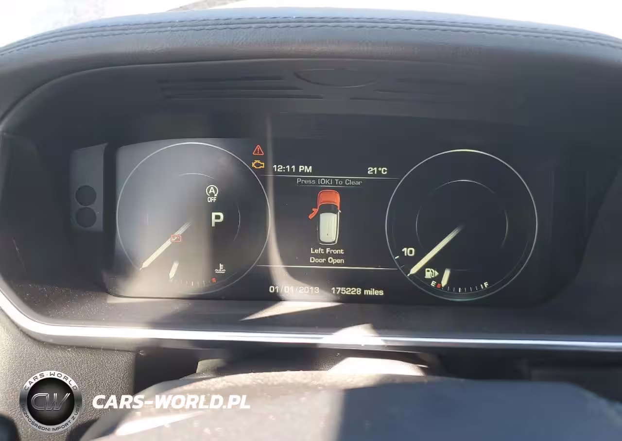 2014 Land Rover Range Rover VIN:SALGR2WF7EA139225 - 9