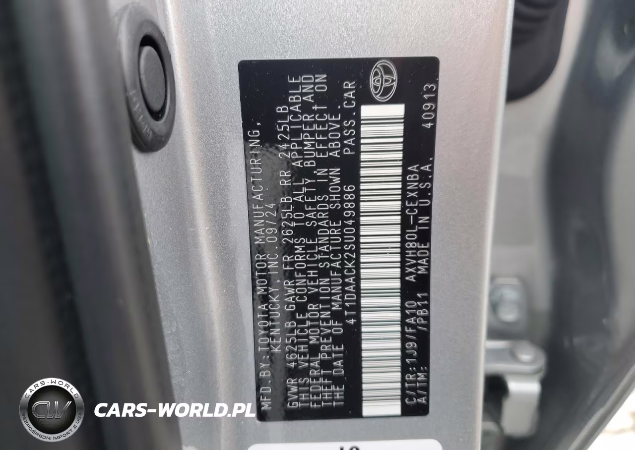 2025 Toyota Camry Le VIN:4T1DAACK2SU049886 - 12