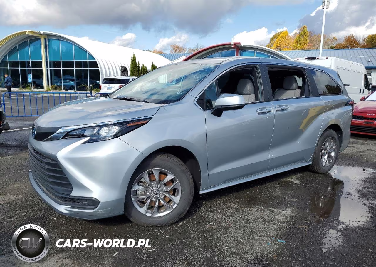 2025 Toyota Sienna Le – zdjęcie 1 z 14