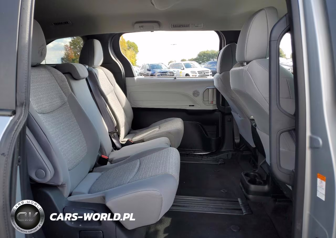2025 Toyota Sienna Le VIN:5TDKRKEC3SS240317 - 11