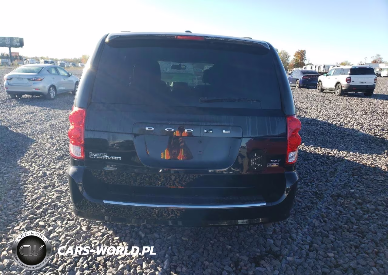 2017 Dodge Grand Caravan VIN:2C4RDGCG2HR581001 - 6