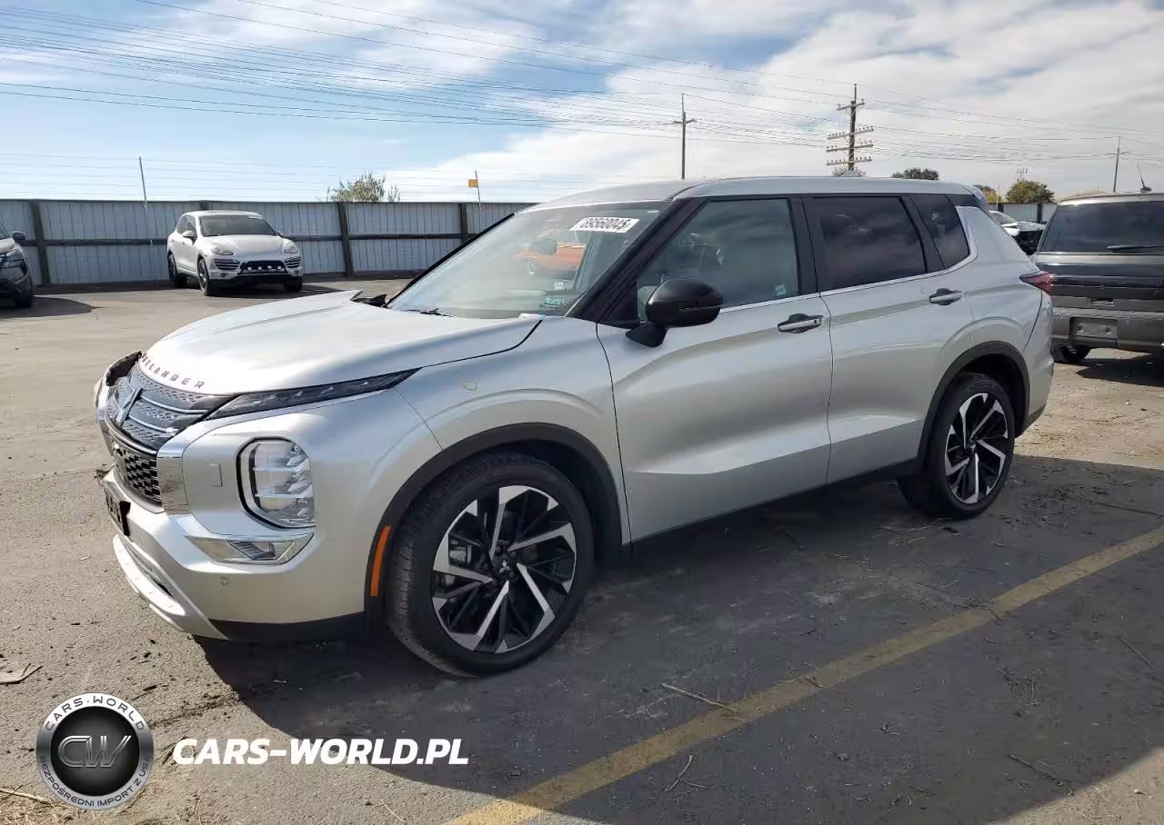 2024 Mitsubishi Outlander Se