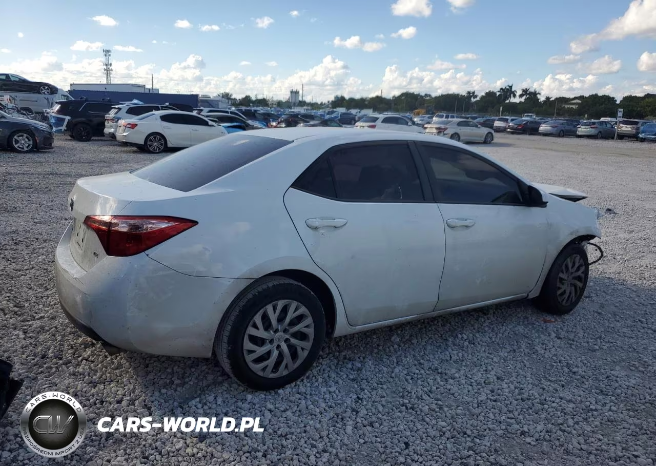 2019 Toyota Corolla Le VIN:5YFBURHE5KP877724 - 3