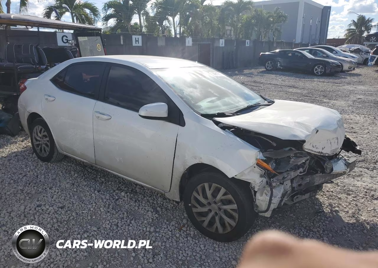 2019 Toyota Corolla Le VIN:5YFBURHE5KP877724 - 4