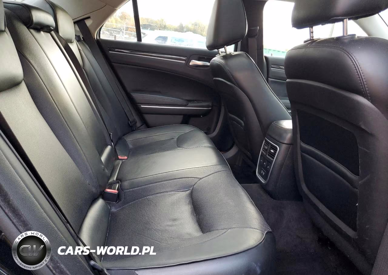 2015 Chrysler 300C VIN:2C3CCAKG1FH808547 - 10