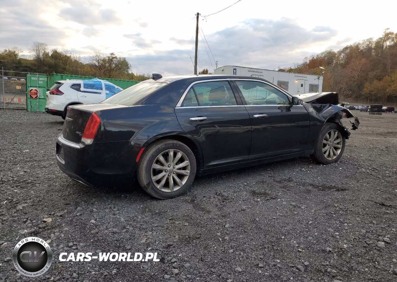 2015 Chrysler 300C VIN:2C3CCAKG1FH808547 - 3