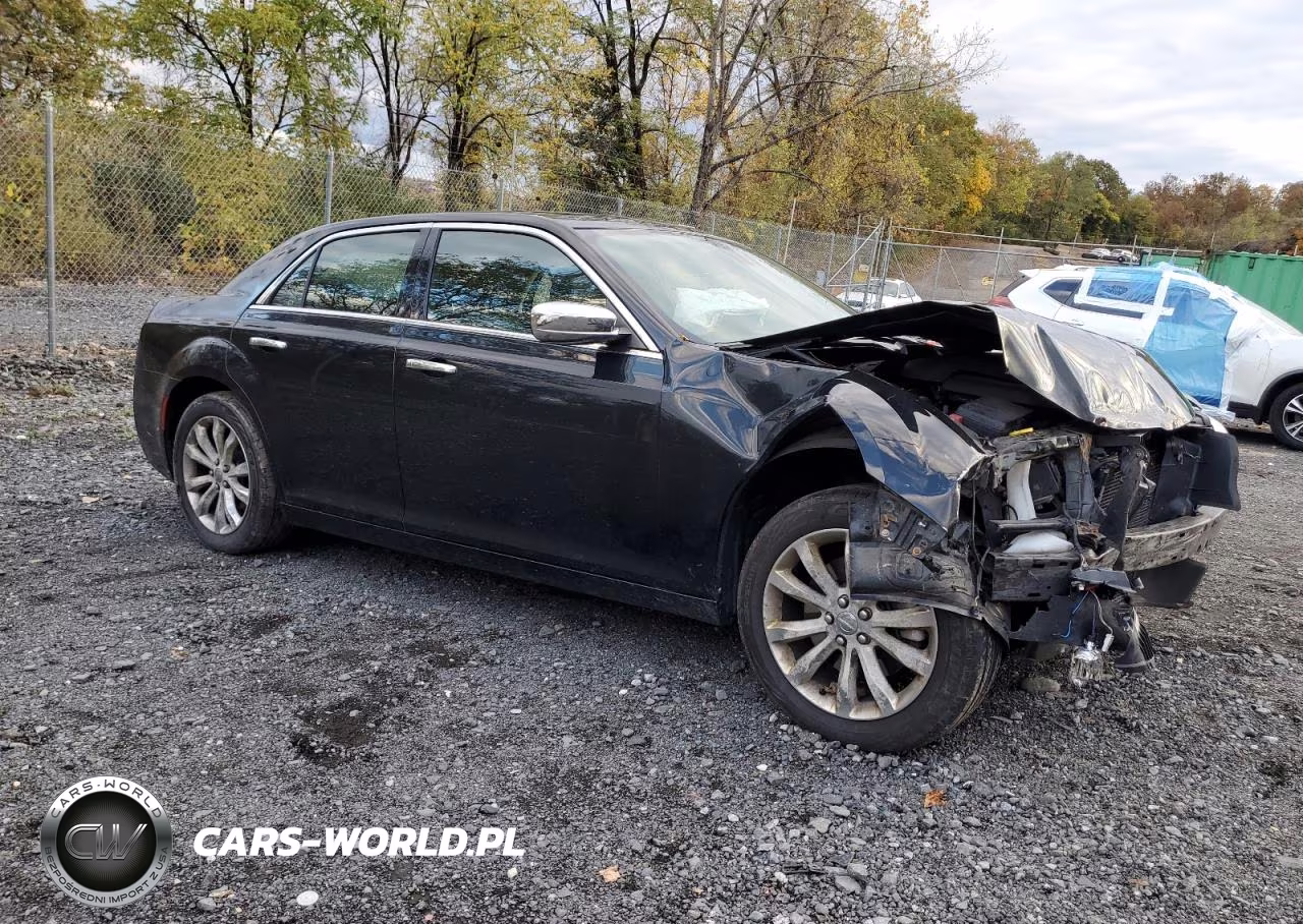 2015 Chrysler 300C VIN:2C3CCAKG1FH808547 - 4