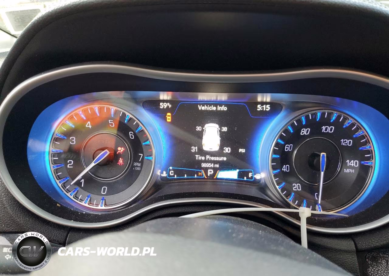 2015 Chrysler 300C VIN:2C3CCAKG1FH808547 - 9
