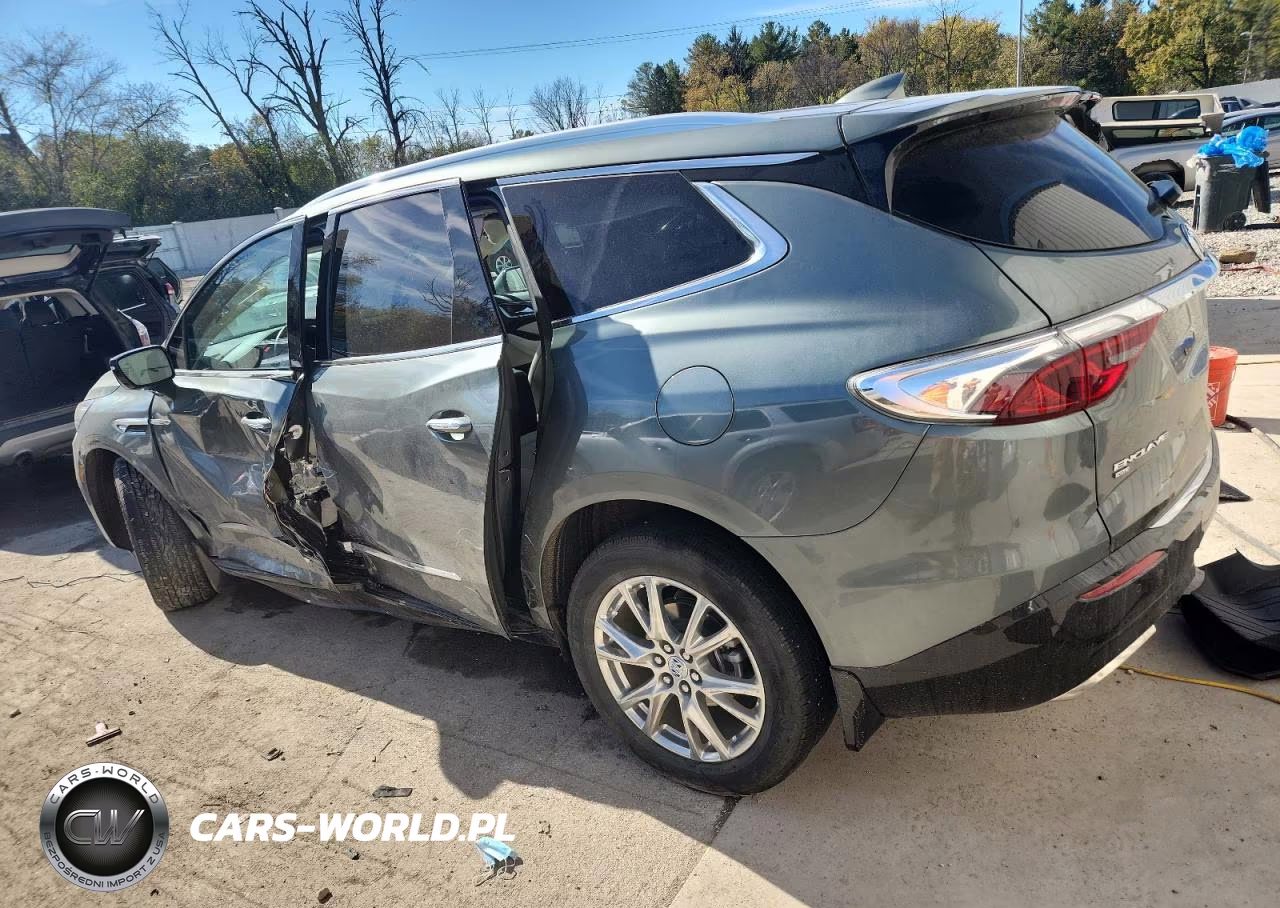 2024 Buick Enclave Essence VIN:5GAEVAKW4RJ104823 - 2