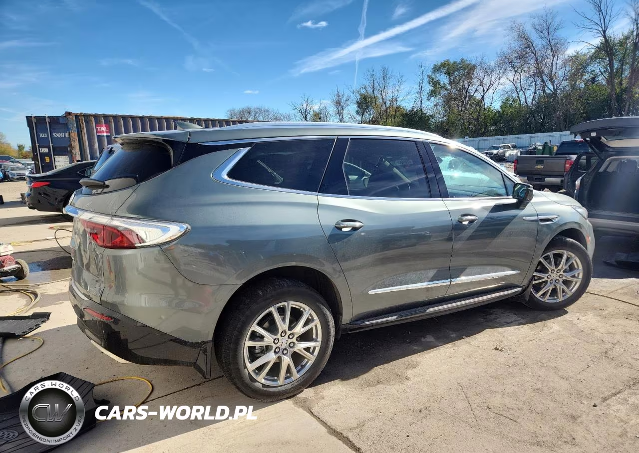 2024 Buick Enclave Essence VIN:5GAEVAKW4RJ104823 - 3