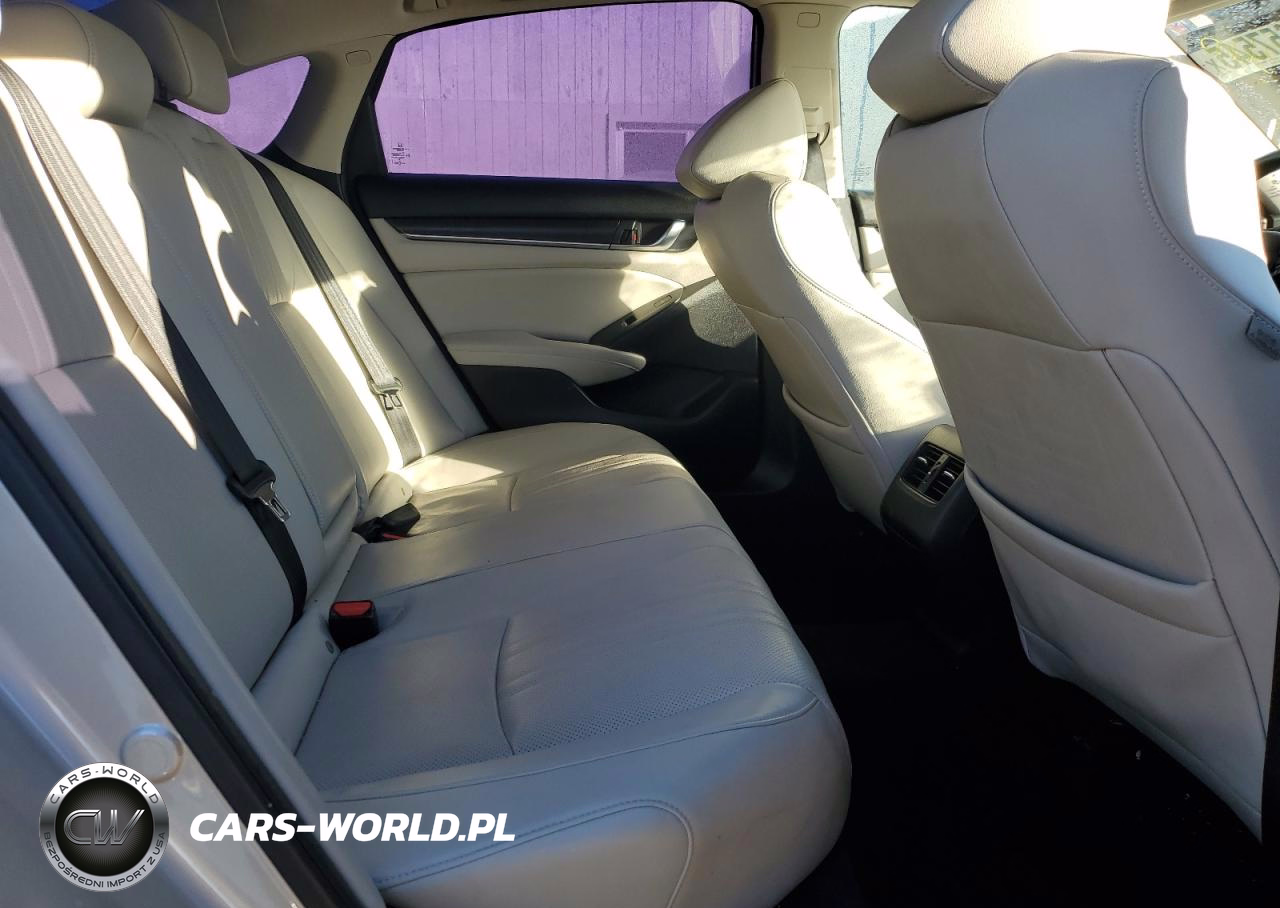2018 Honda Accord Touring VIN:1HGCV1F90JA059279 - 10
