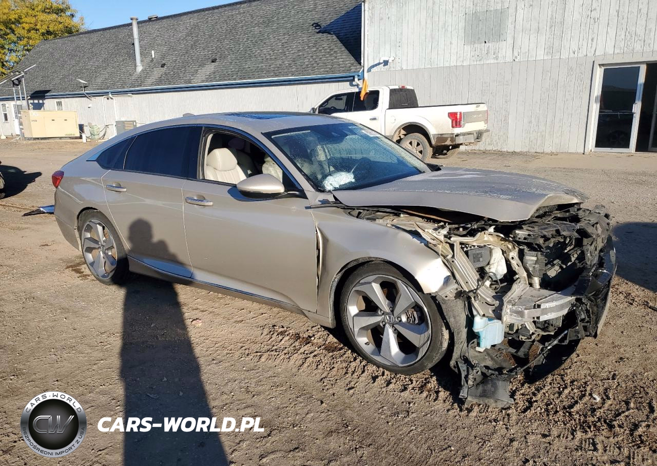 2018 Honda Accord Touring VIN:1HGCV1F90JA059279 - 4