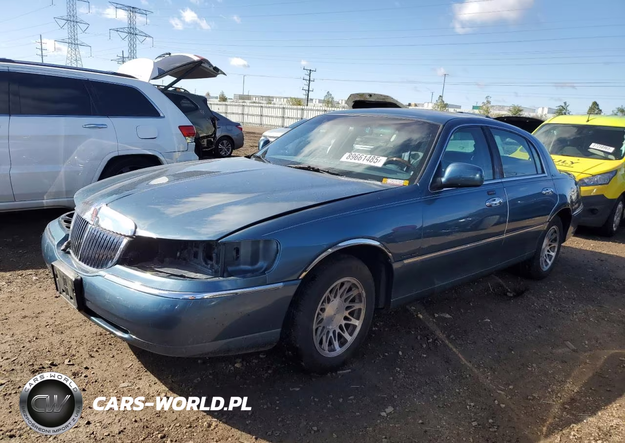 2001 Lincoln Town Car Signature