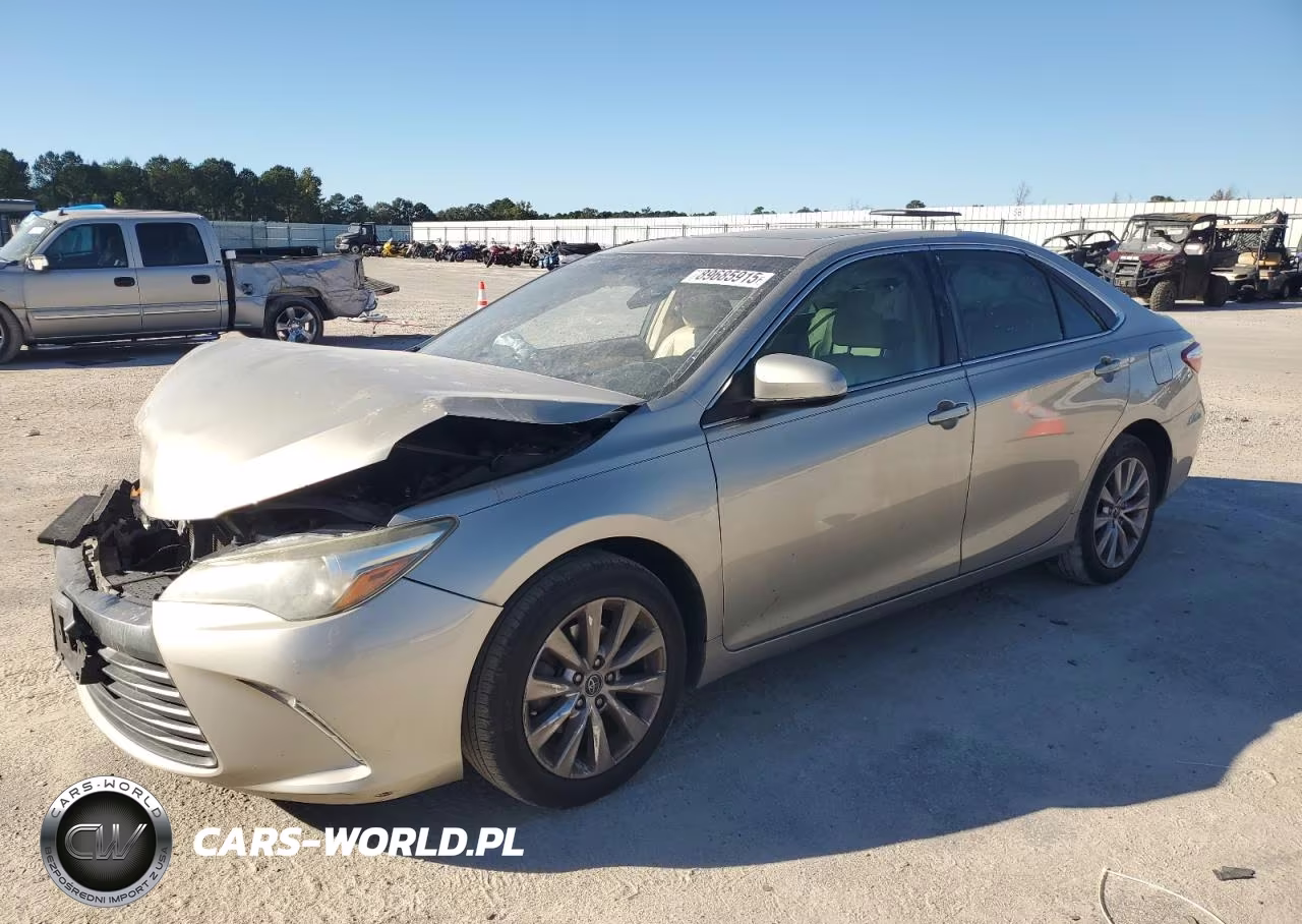 2015 Toyota Camry Le – zdjęcie 1 z 12