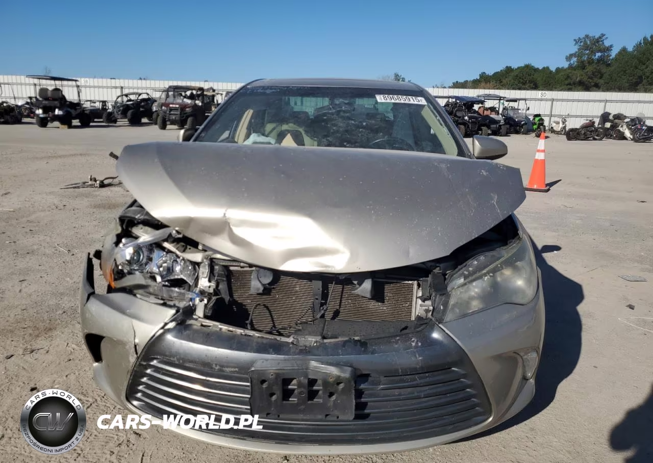 2015 Toyota Camry Le VIN:4T1BF1FK4FU990332 - 5