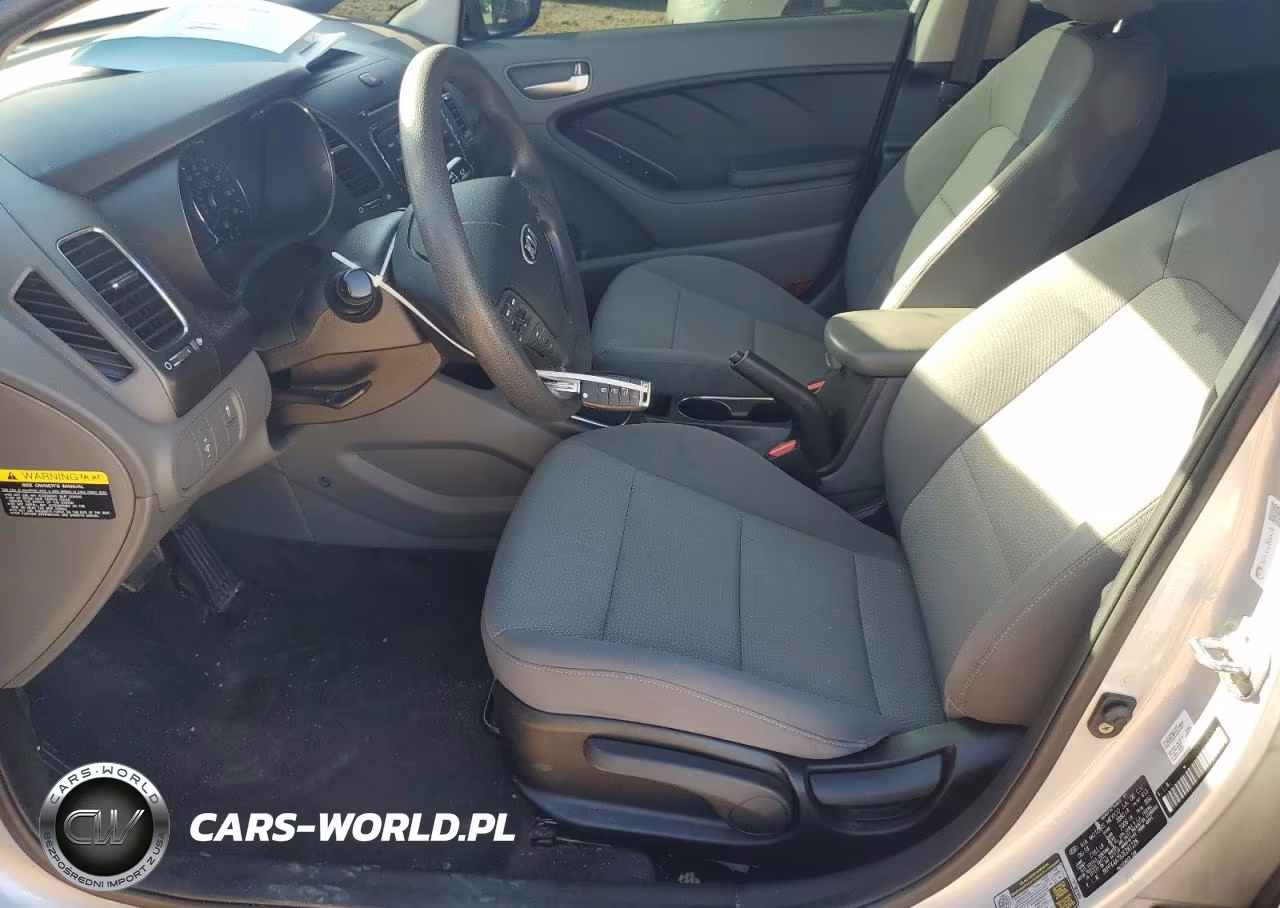 2018 Kia Forte Lx VIN:3KPFK4A73JE281226 - 7