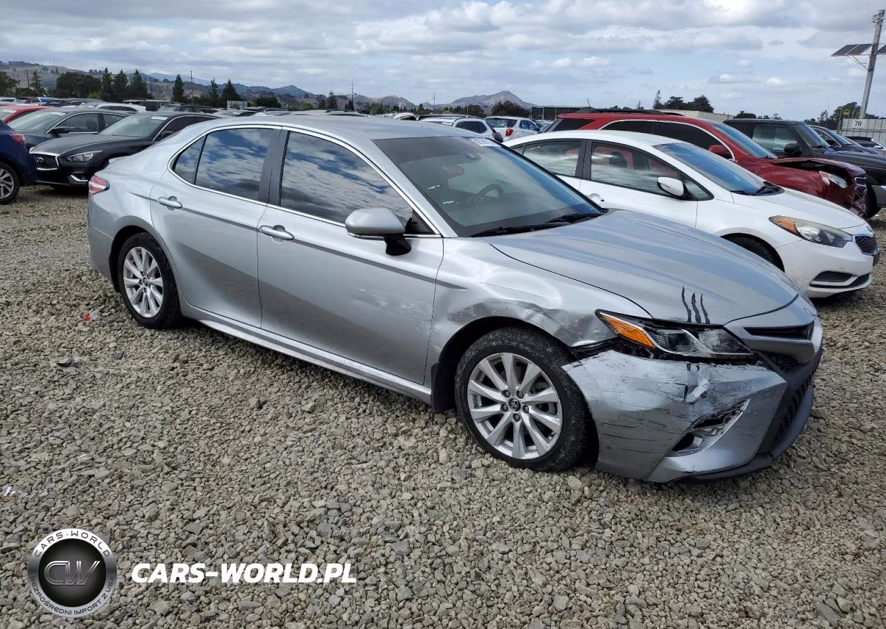 2020 Toyota Camry Se VIN:4T1G11AK9LU334876 - 4