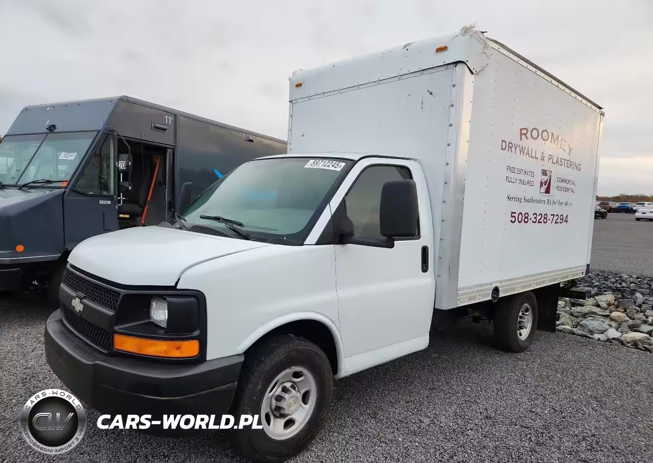 2009 Chevrolet Express Box Truck