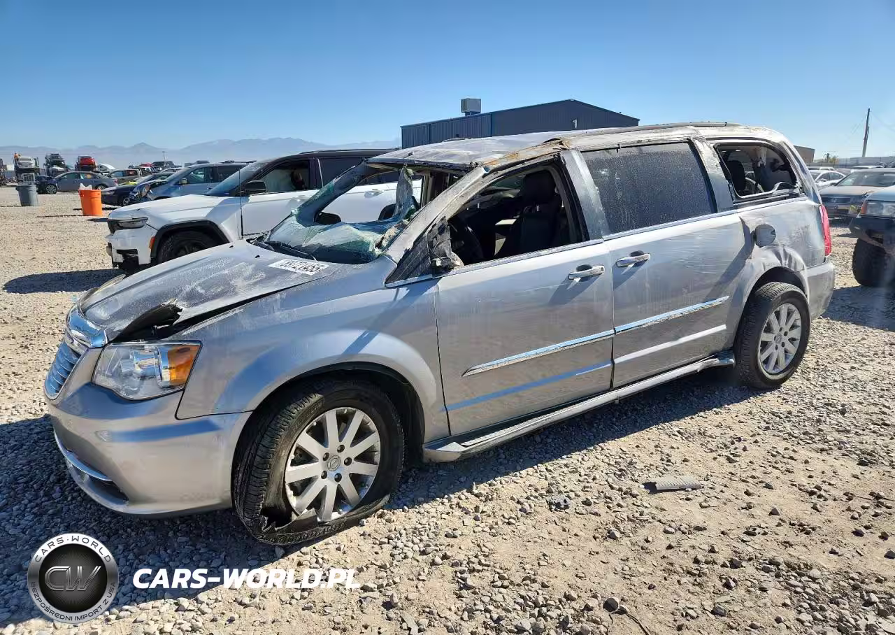 2016 Chrysler Town & Country Touring