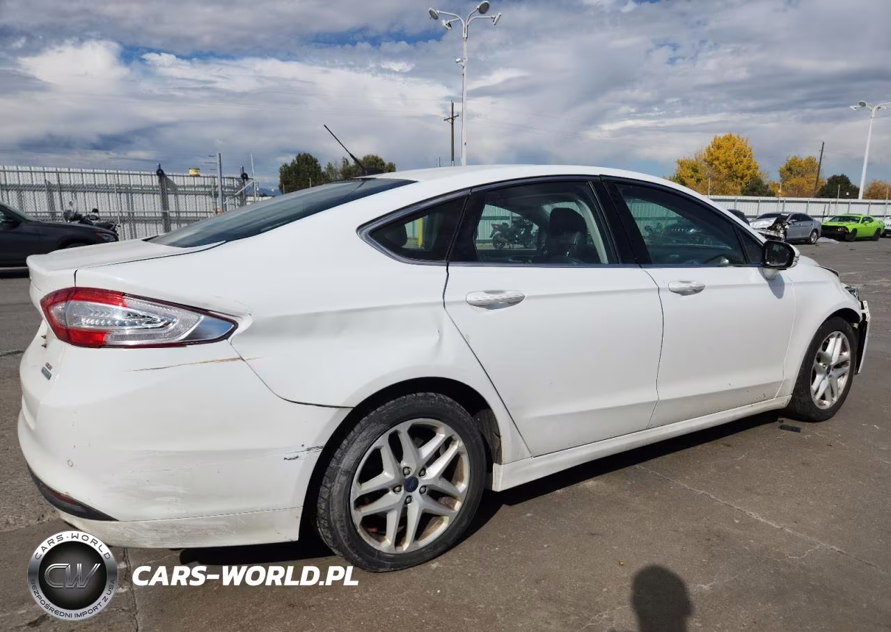 2015 Ford Fusion Se VIN:1FA6P0HD2F5110952 - 3