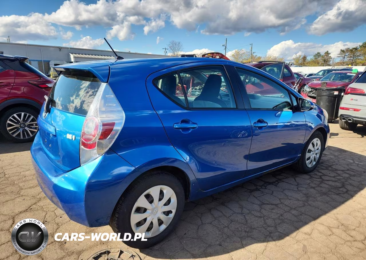 2012 Toyota Prius VIN:JTDKDTB37C1507823 - 3