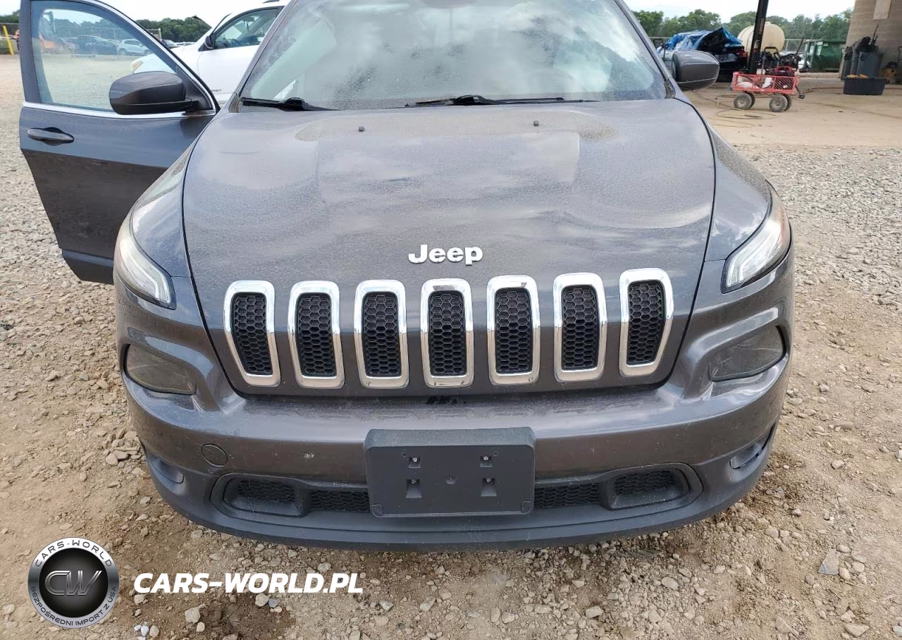 2015 Jeep Cherokee Latitude VIN:1C4PJLCB7FW560761 - 12