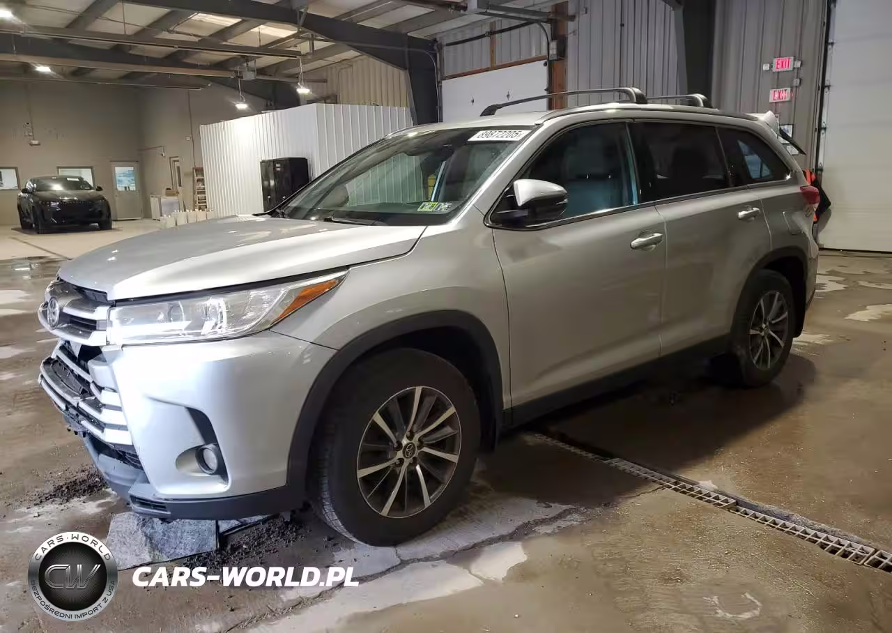 2019 Toyota Highlander Se