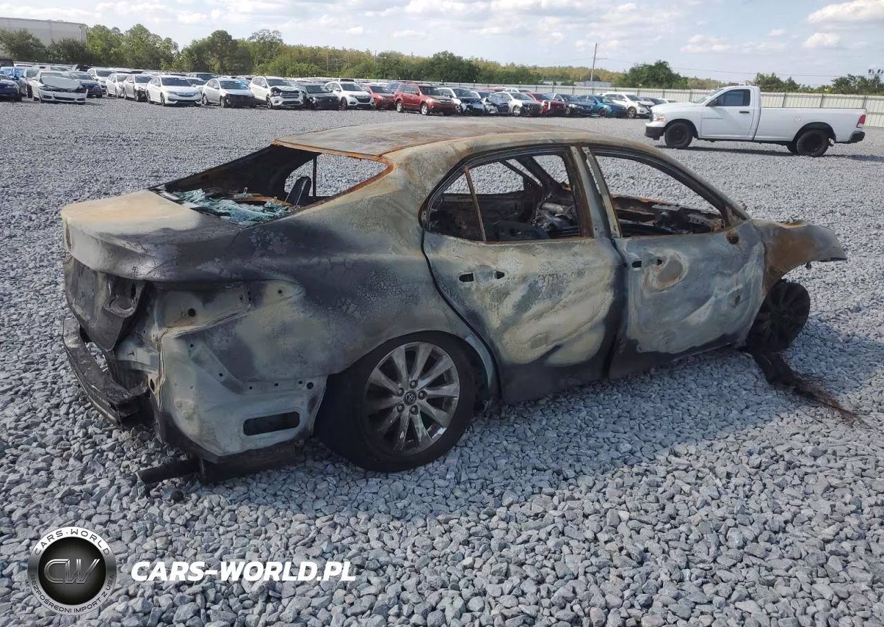 2018 Toyota Camry L VIN:4T1B11HK4JU676975 - 3