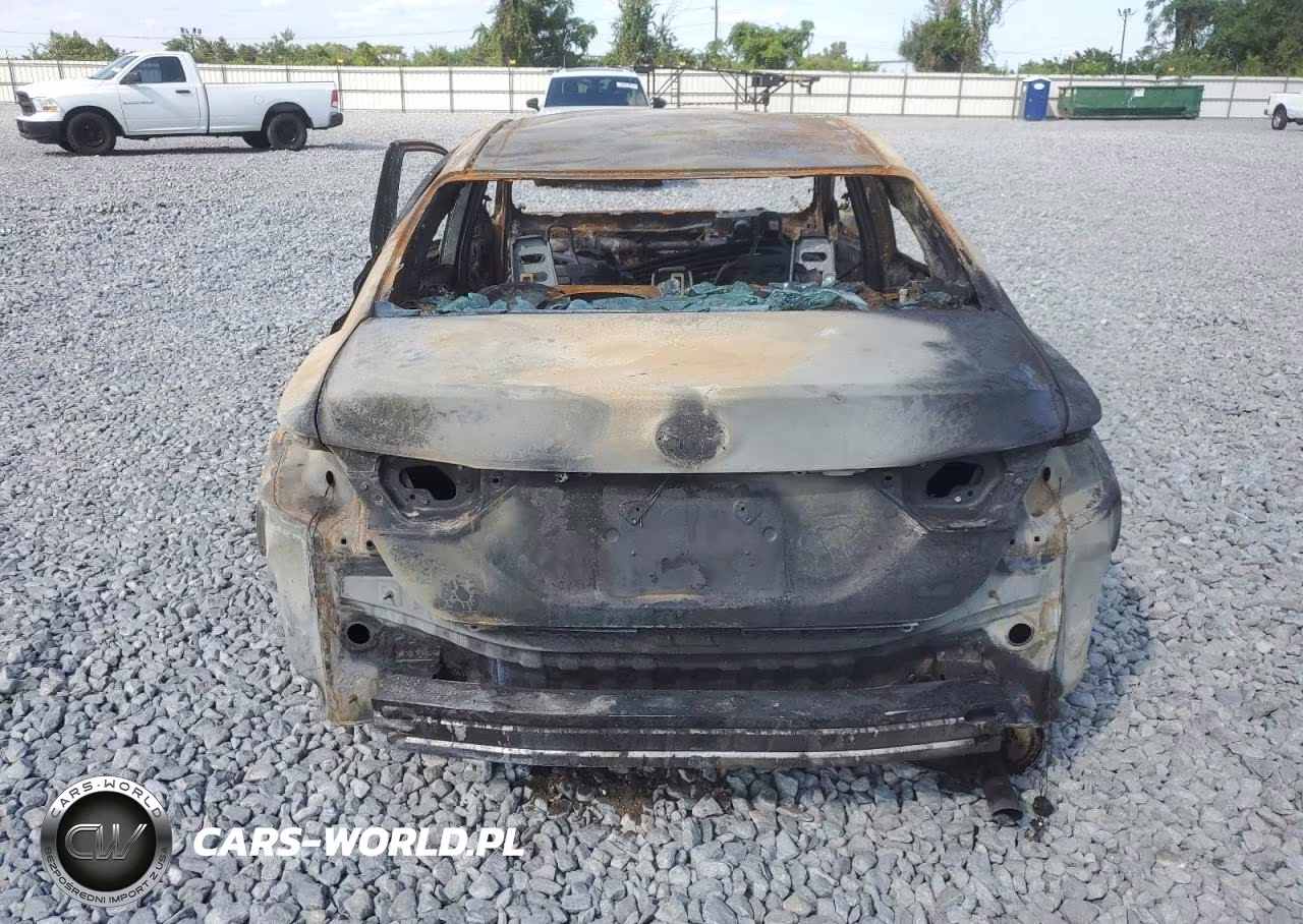 2018 Toyota Camry L VIN:4T1B11HK4JU676975 - 6