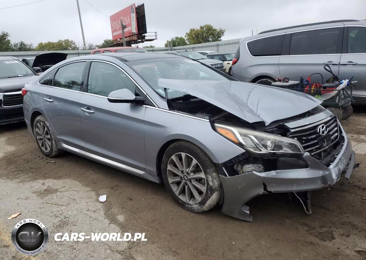 2016 Hyundai Sonata Limited VIN:5NPE34AF5GH319303 - 4