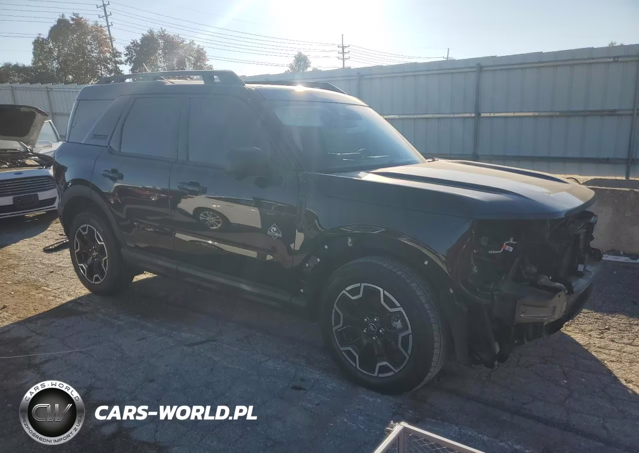 2025 Ford Bronco Sport Outer Banks VIN:3FMCR9CN2SRE39584 - 4