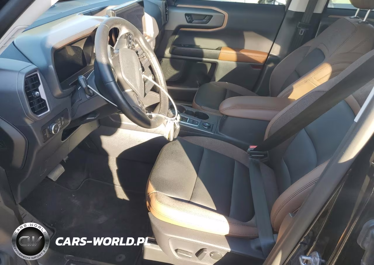2025 Ford Bronco Sport Outer Banks VIN:3FMCR9CN2SRE39584 - 7