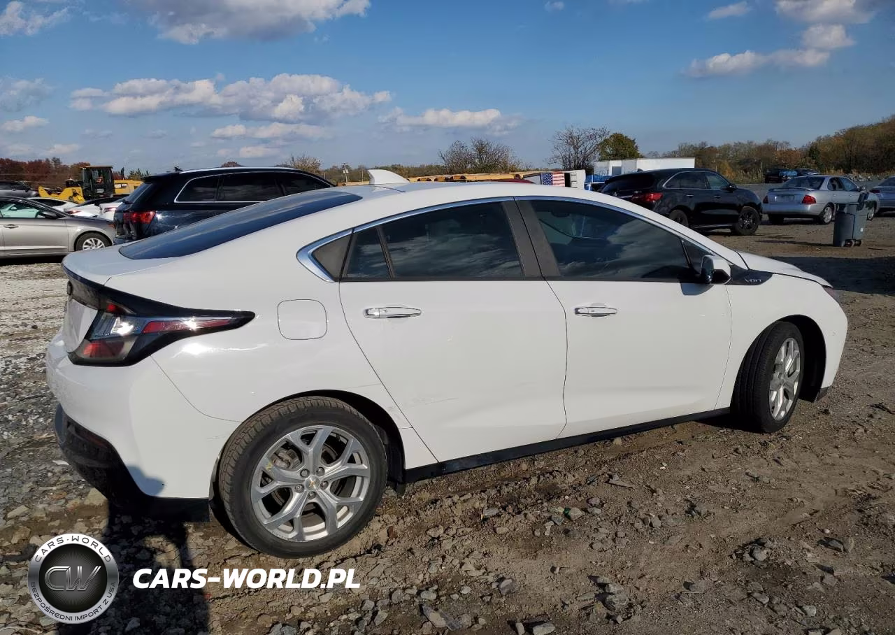 2018 Chevrolet Volt Premier VIN:1G1RD6S56JU135431 - 3