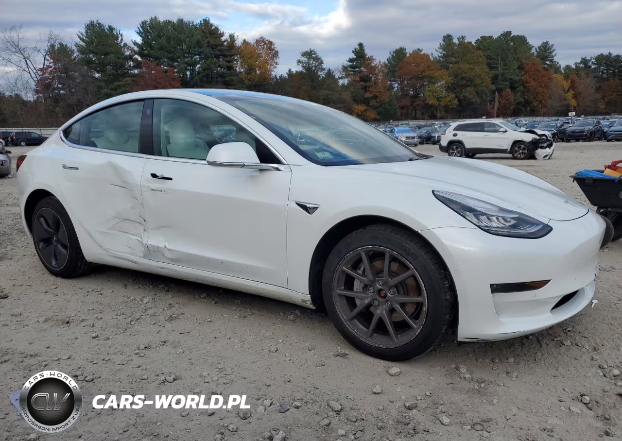 2018 Tesla Model 3 VIN:5YJ3E1EBXJF134712 - 4