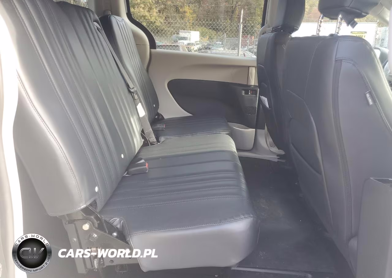 2022 Chrysler Voyager Lx VIN:2C4RC1CG4NR224219 - 11