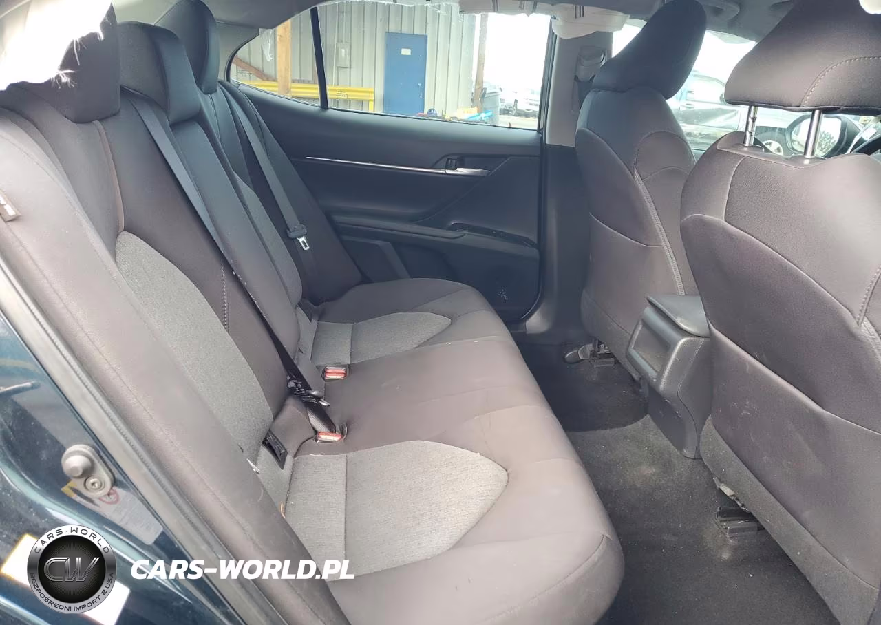 2019 Toyota Camry Le VIN:4T1B31HK1KU512529 - 10