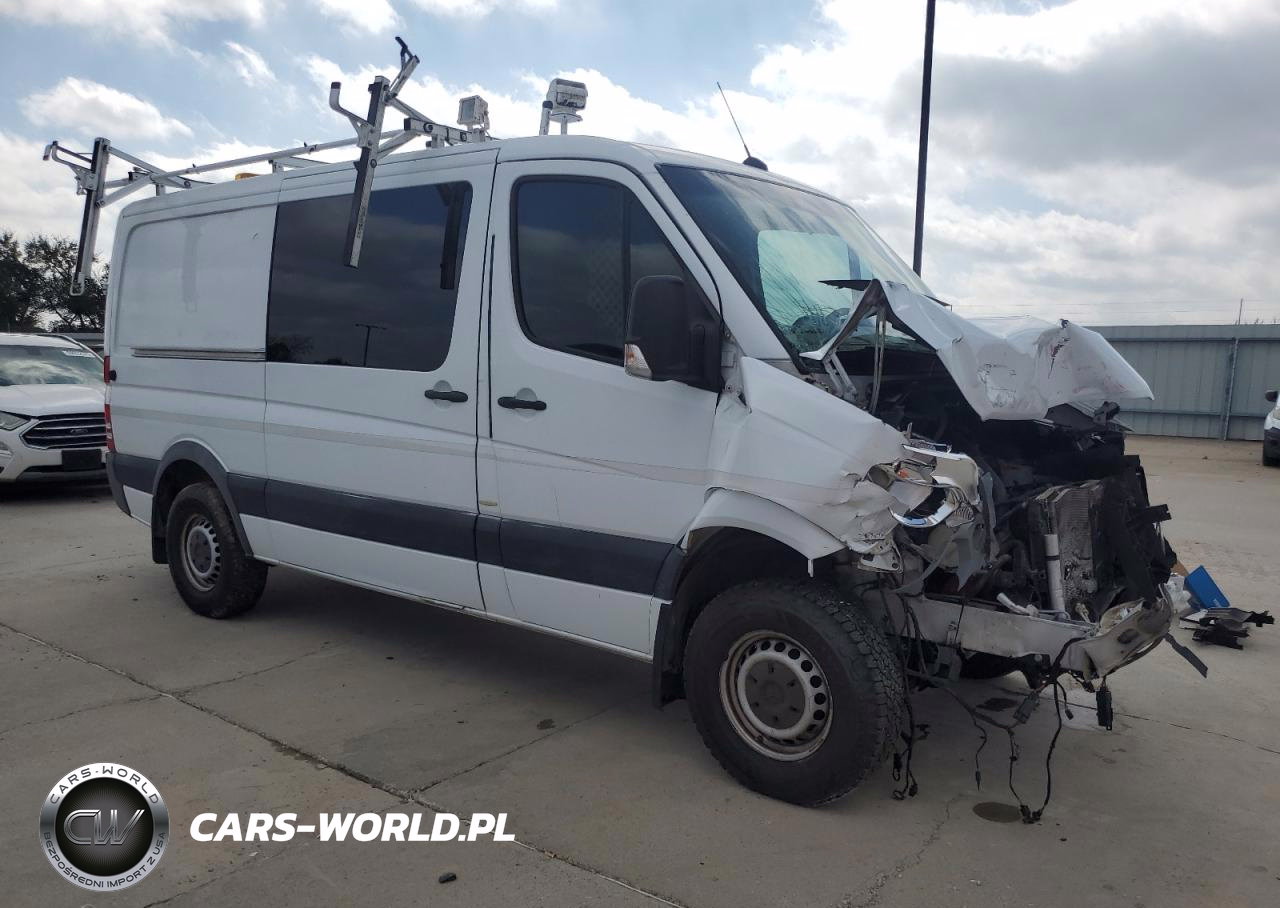 2015 Mercedes Benz Sprinter 2500 Delivery Van Van VIN:WD3PE7DC2FP156273 - 4