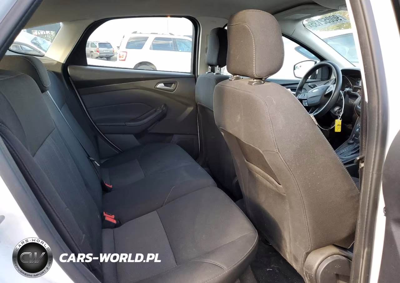 2018 Ford Focus Se VIN:1FADP3K29JL331548 - 10