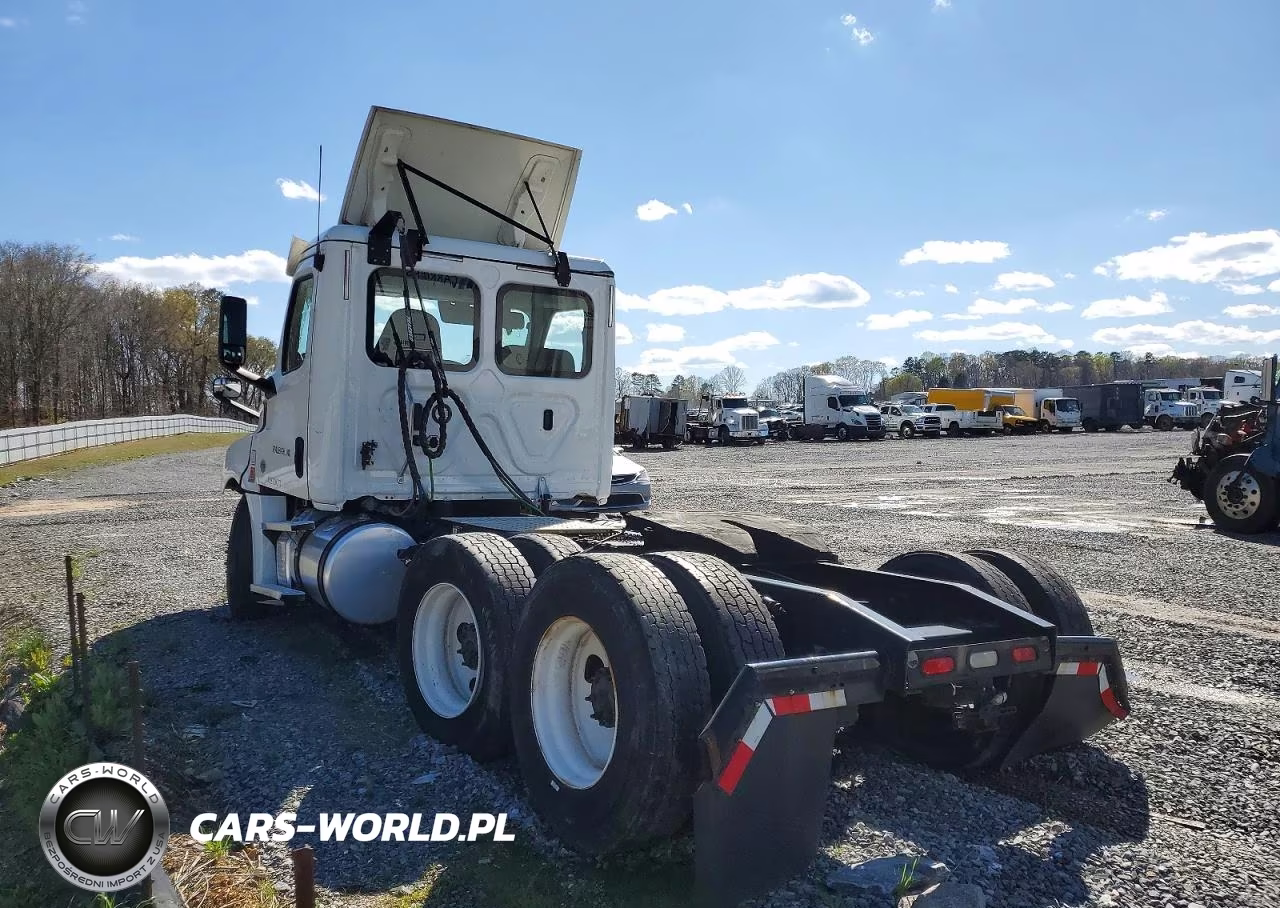 2020 Freightliner Cascadia 126 Semi Truck VIN:3AKJHLFG9LSLP4187 - 3