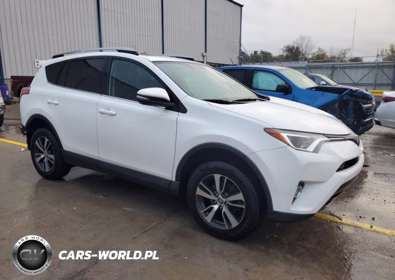 2018 Toyota Rav4 Xle VIN:2T3RFREV4JW846367 - 4