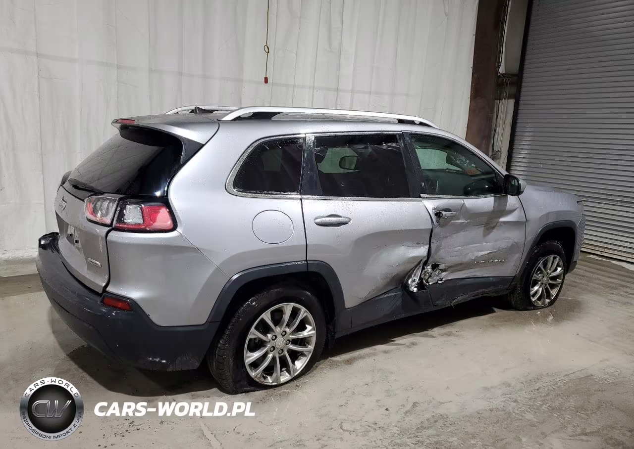 2019 Jeep Cherokee Latitude Plus VIN:1C4PJMLBXKD182169 - 3