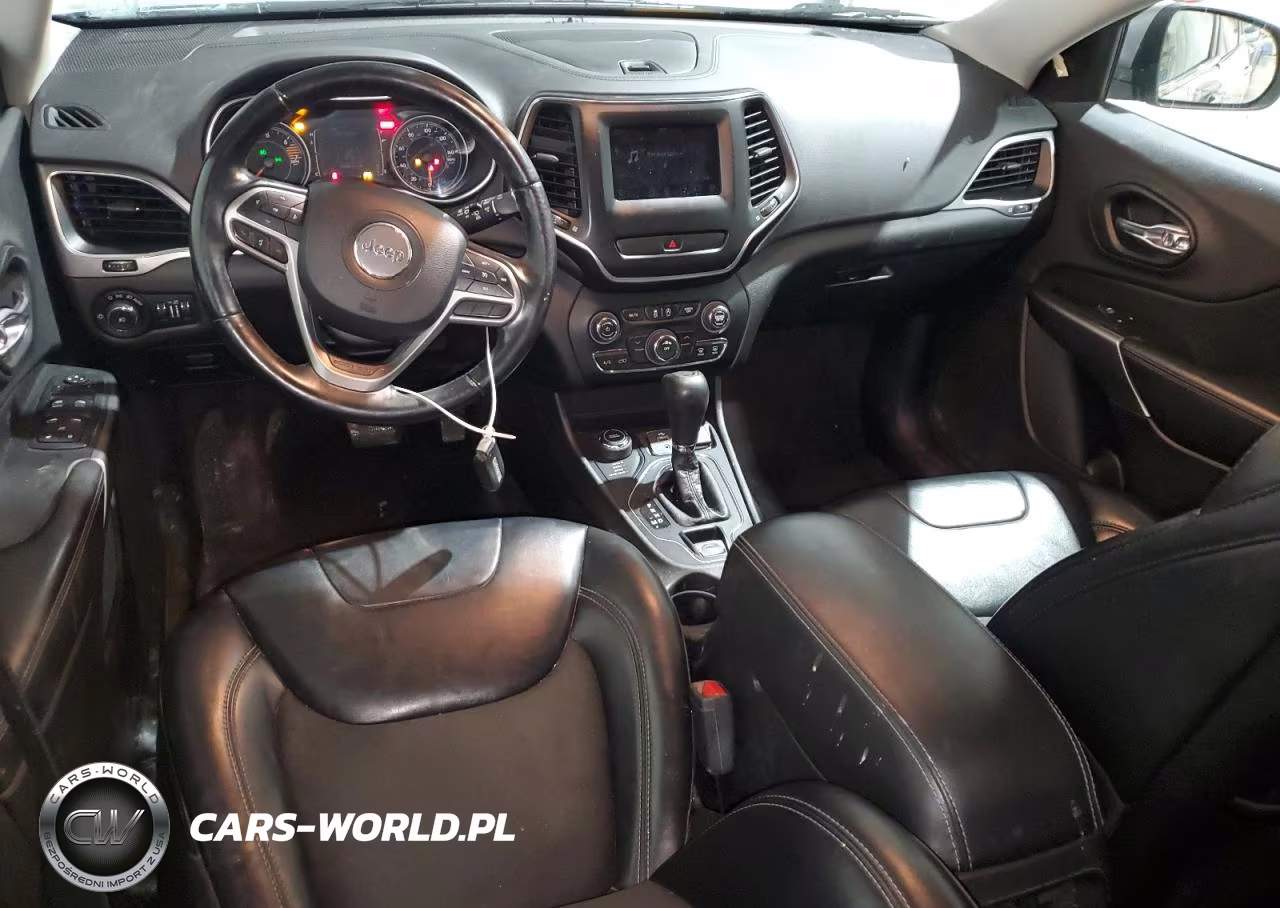 2019 Jeep Cherokee Latitude Plus VIN:1C4PJMLBXKD182169 - 8