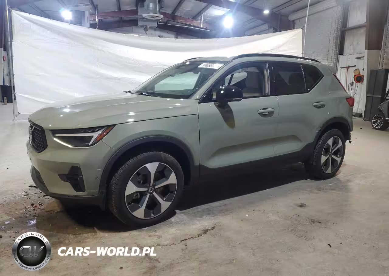 2025 Volvo Xc40 Plus