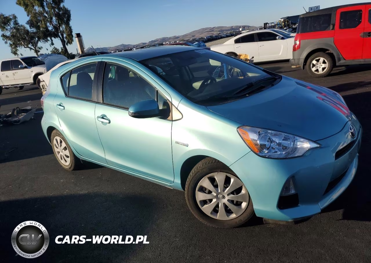 2013 Toyota Prius VIN:JTDKDTB31D1046104 - 4